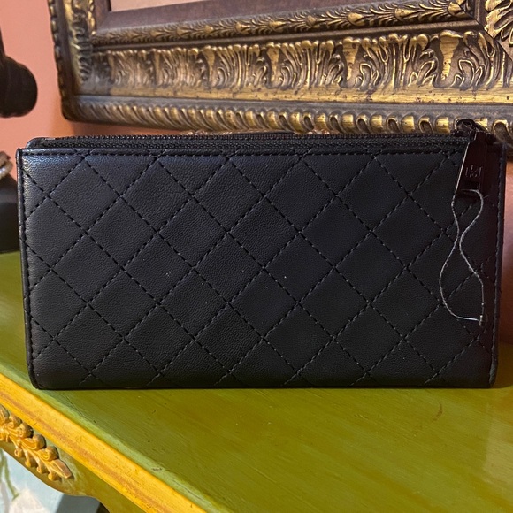Badgley Mischka Vegan Leather Black Quilted Wallet - Picture 2 of 6